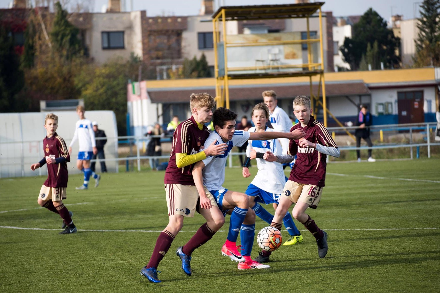 Mlad dorost: Derby s Duklou JM