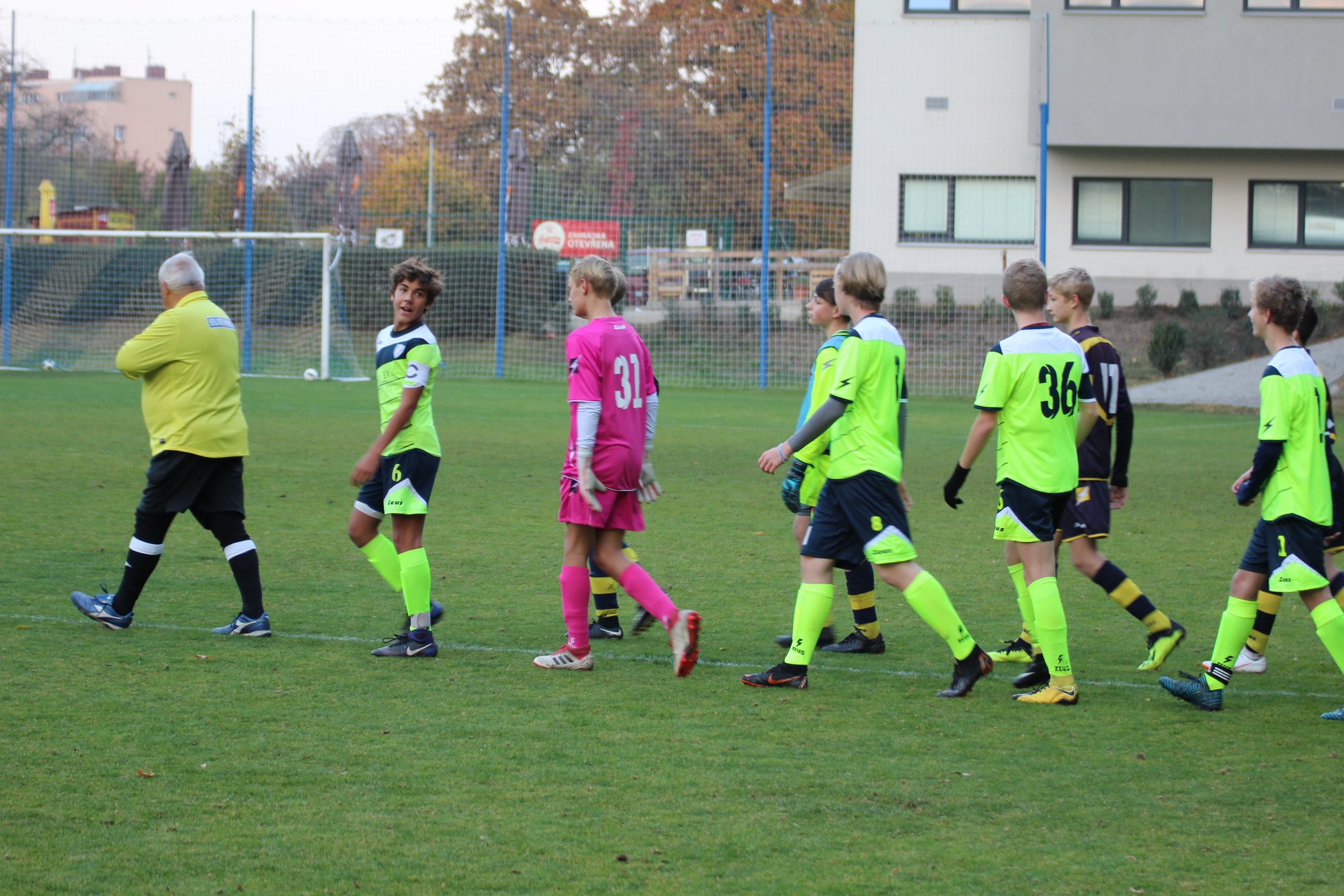 Ronk 2004: Jednou to pijt muselo