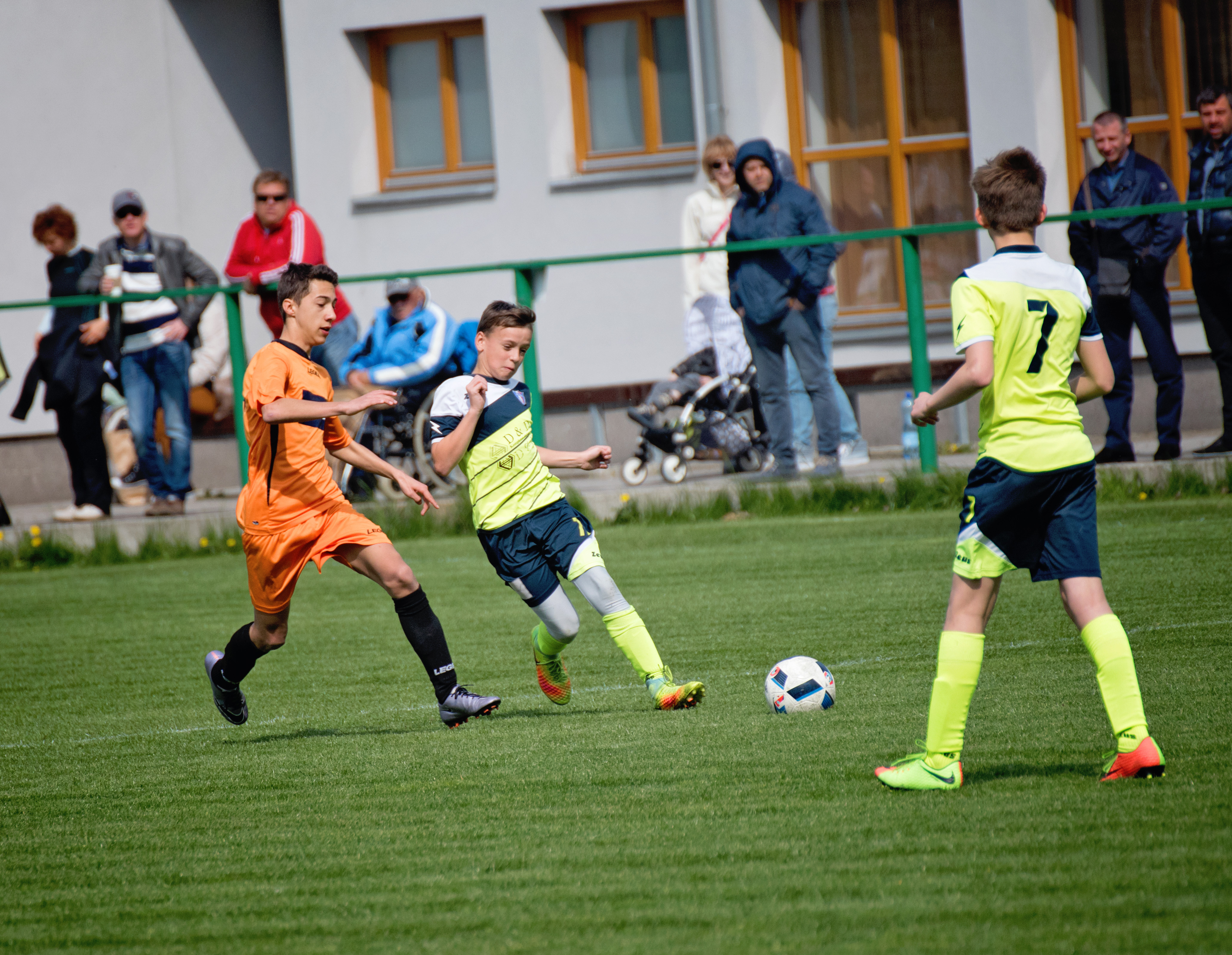 Ro�n�k 2004: Derby s Chodovem