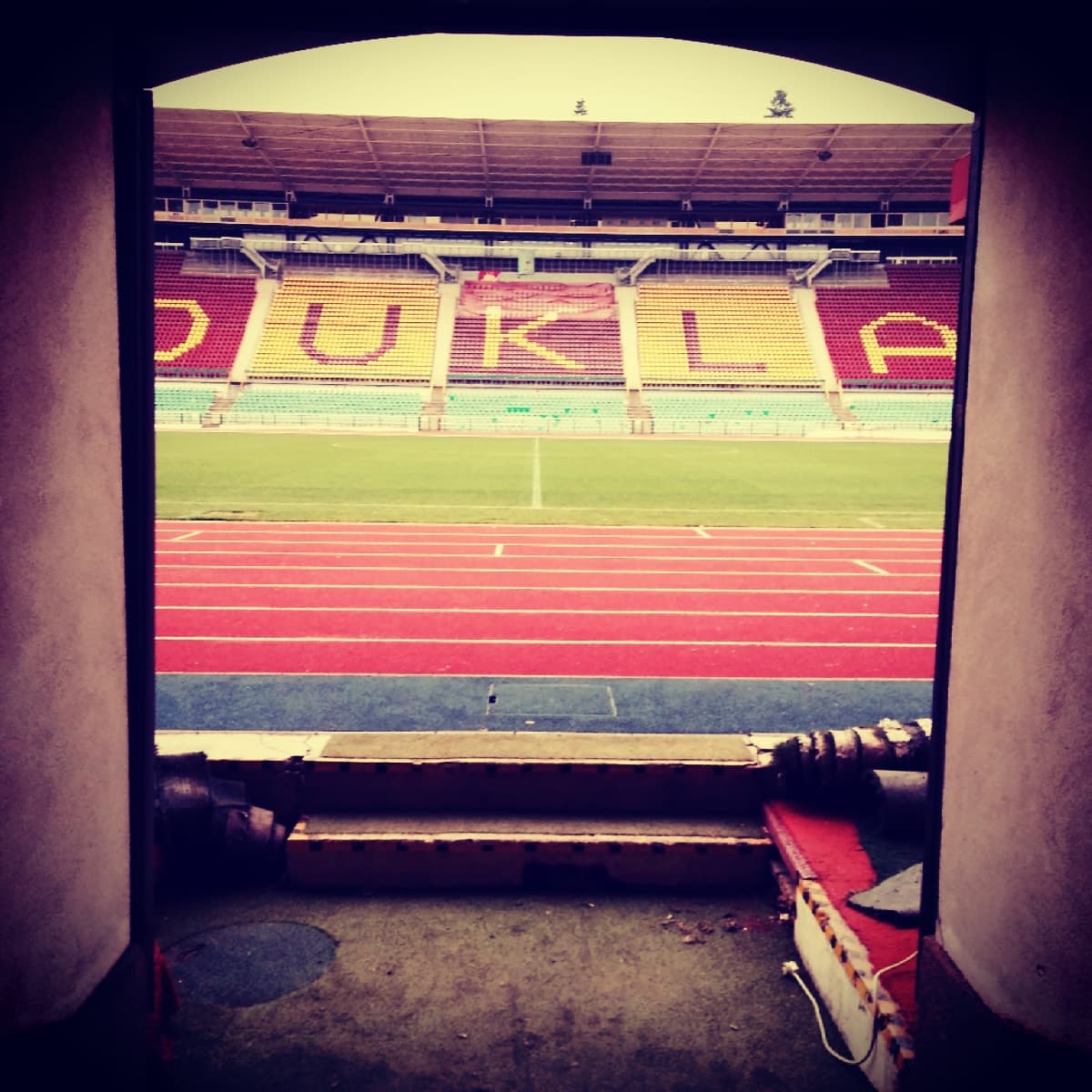 Ronk 2004: Nvrat na elo tabulky