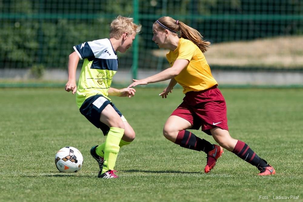 Ronk 2004: Vtzn derby s Hostiva