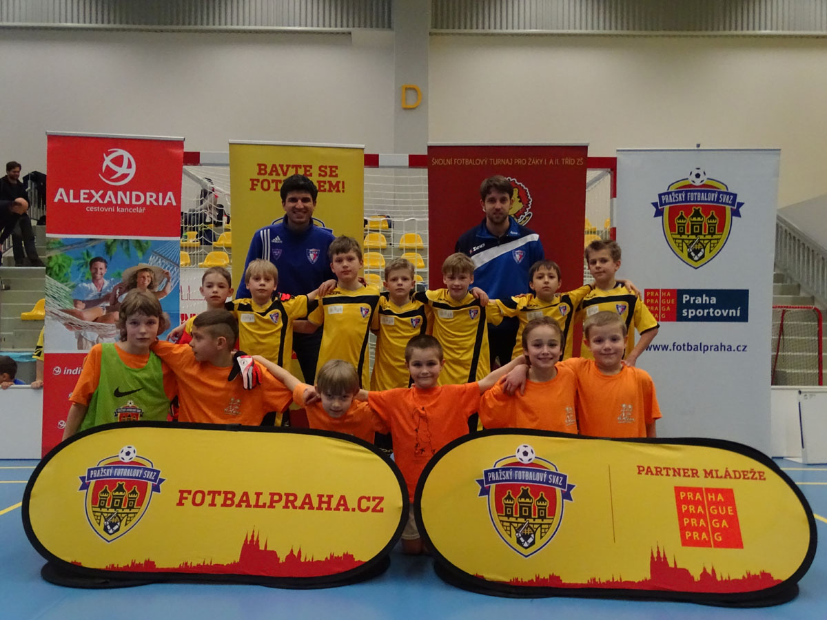 Dtsk fotbalov pohr: Kvtk vyhrl, Mendelka tvrt