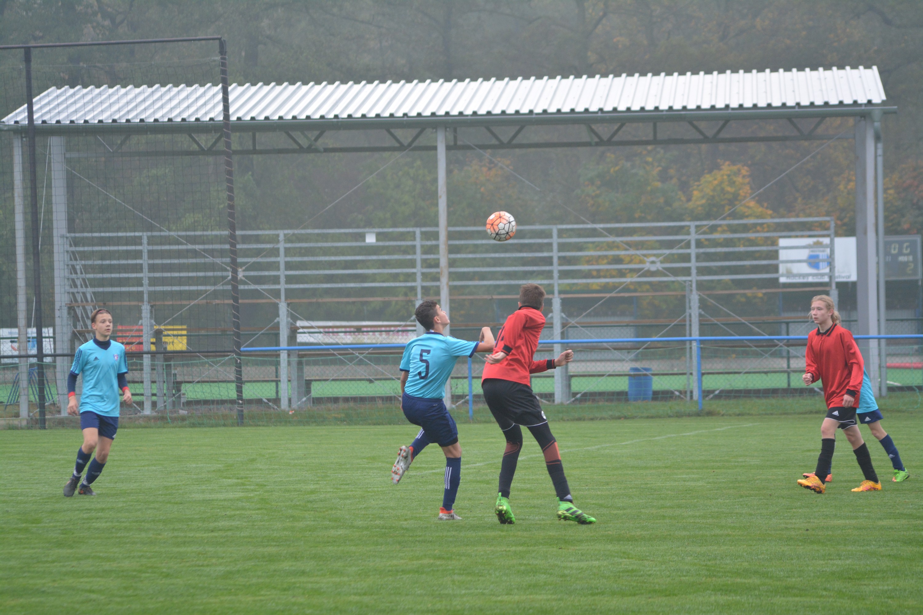 Ronk 2003: Pohodov fotblek s Hostiva