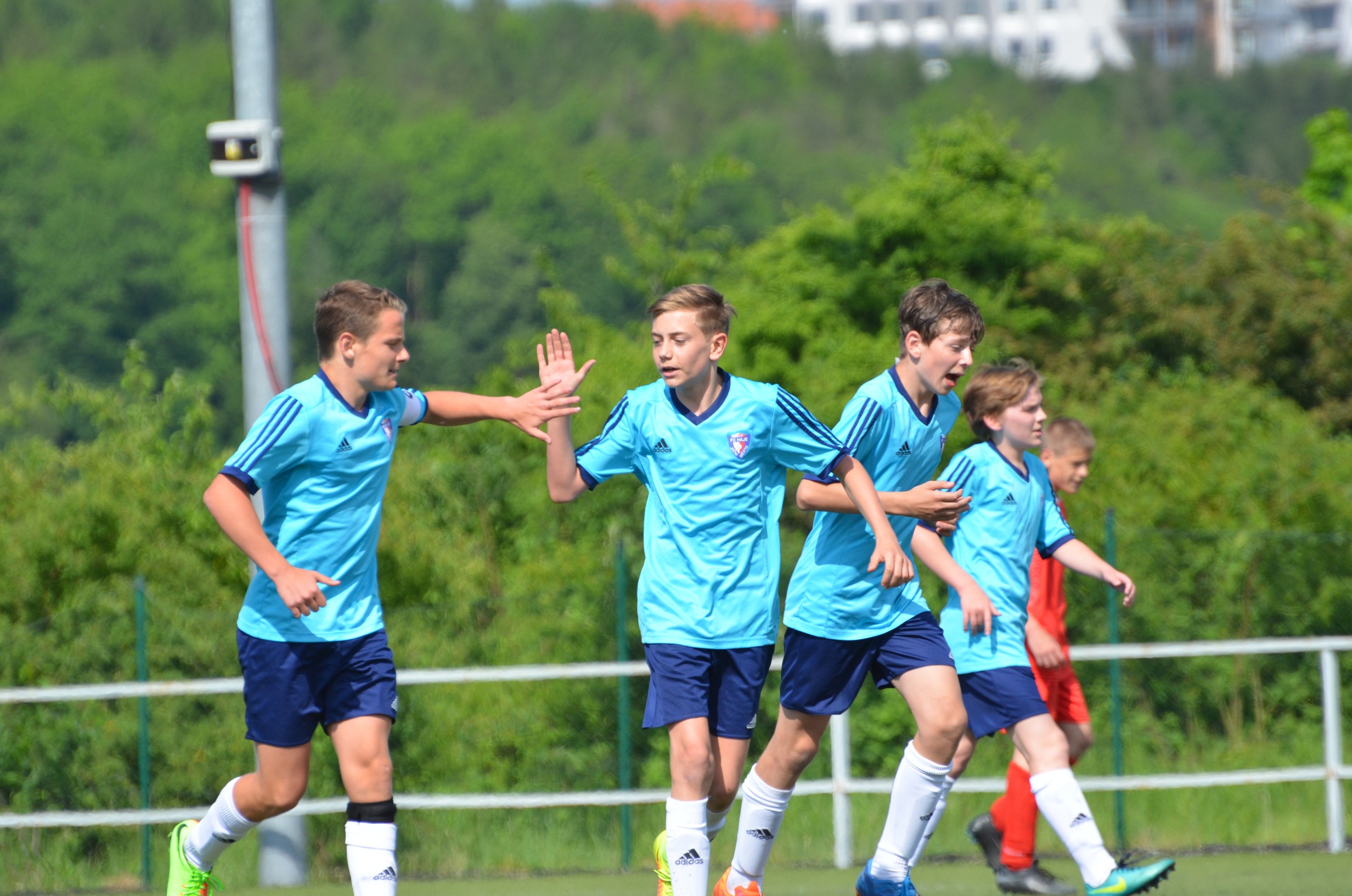 Ronk 2003: Zajmav zpas a na tu koncovku.