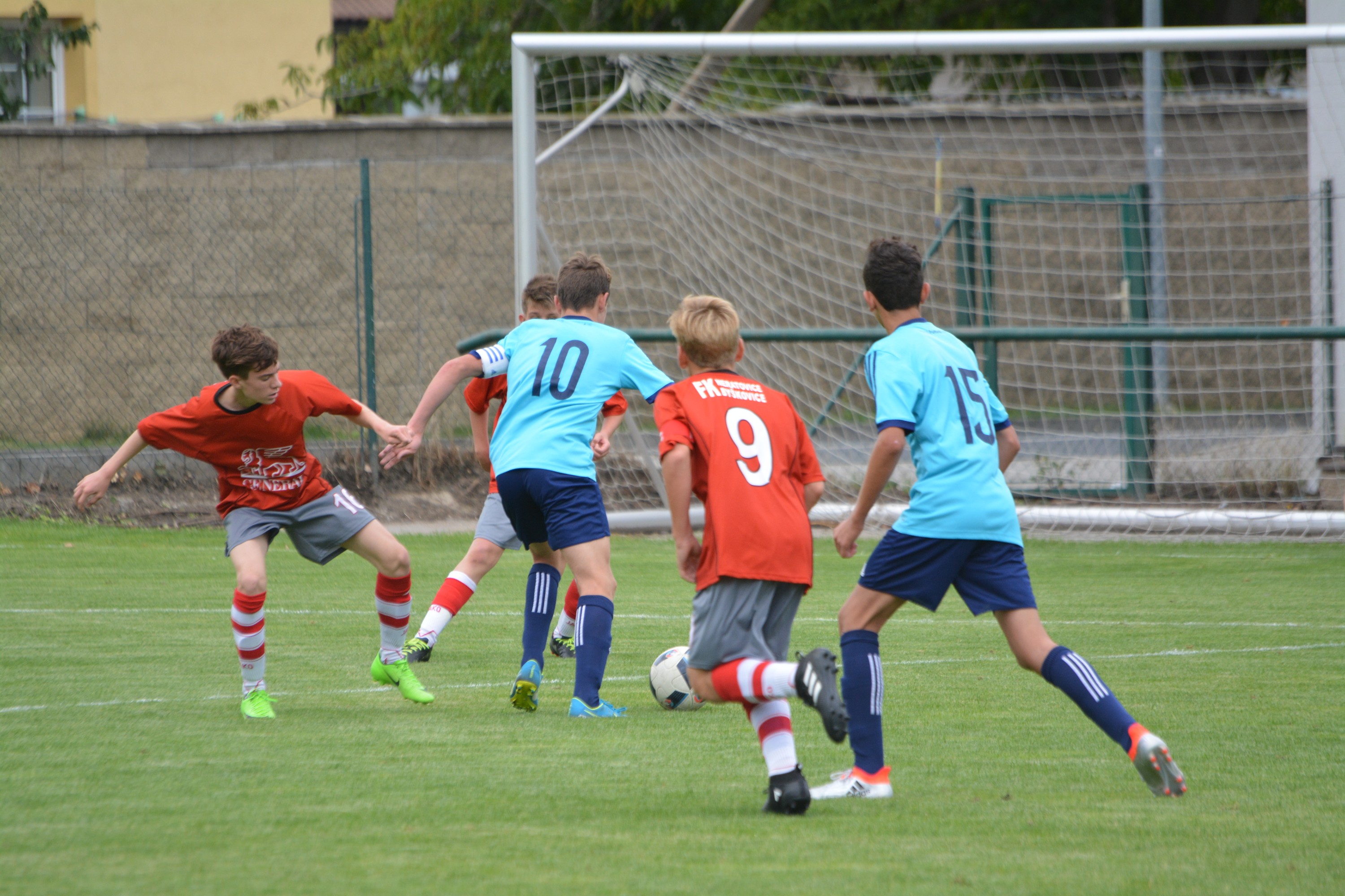 Ronk 2003: Prvn domc zpas v divizi