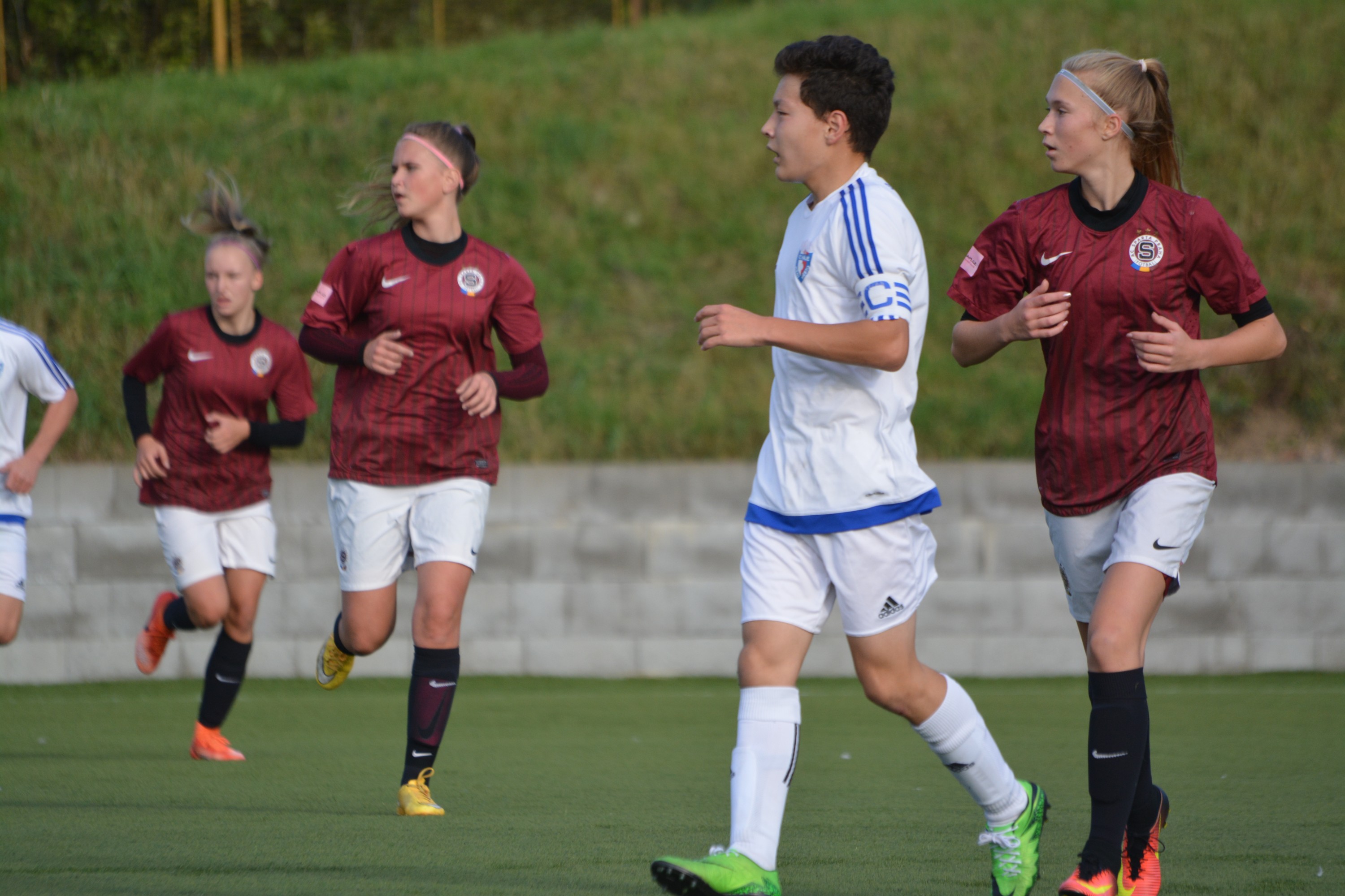 Ronk 2003: Konfrontace se sparanskmi dvkami