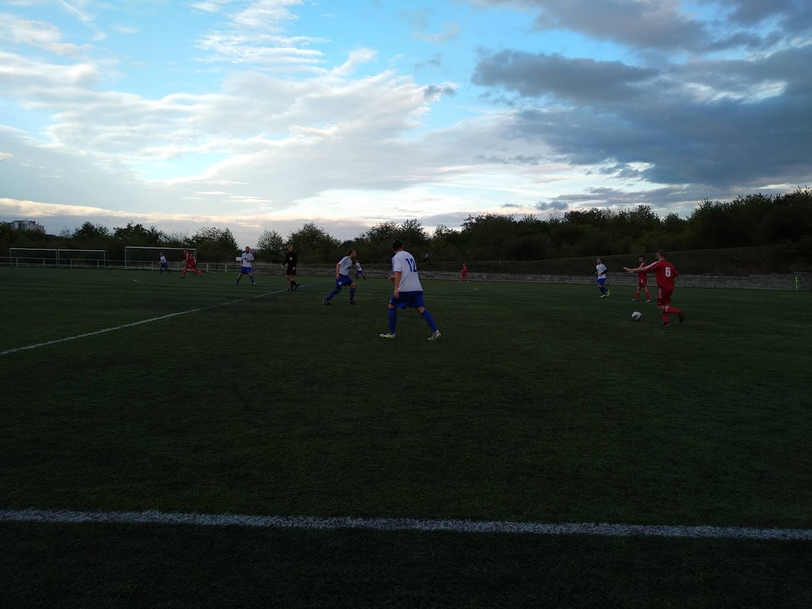 Mui B: Zpas dvou poloas